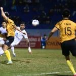 HLV Mauro Jeronimo 'bóc phốt' sân Thanh Hóa: 'Không phù hợp cho bóng đá chuyên nghiệp' 1