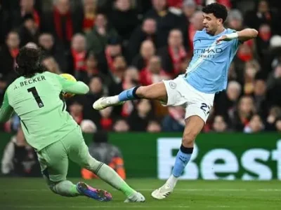 Gây sốc: Cựu sao Liverpool nổi giận chỉ trích đồng đội cũ sau thất bại cay đắng trước Man City