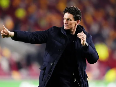 HLV Keith Andrews: Từ ‘phù thủy’ bóng chết đến người kế nhiệm xuất sắc tại Brentford