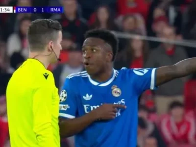 Vinicius Junior ‘bùng nổ’ trước Benfica: Tố cáo phân biệt chủng tộc, nhận thẻ vàng vì ăn mừng