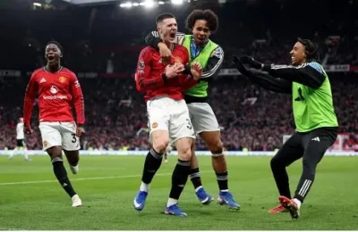 Gary Neville 'bùng nổ' khen ngợi, chỉ tên 3 tân binh MU tỏa sáng cứu thua nghẹt thở trước Fulham 1