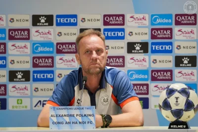 HLV Polking lên tiếng bảo vệ Đình Bắc: 'Chúng tôi không thúc ép cậu ấy!' 1